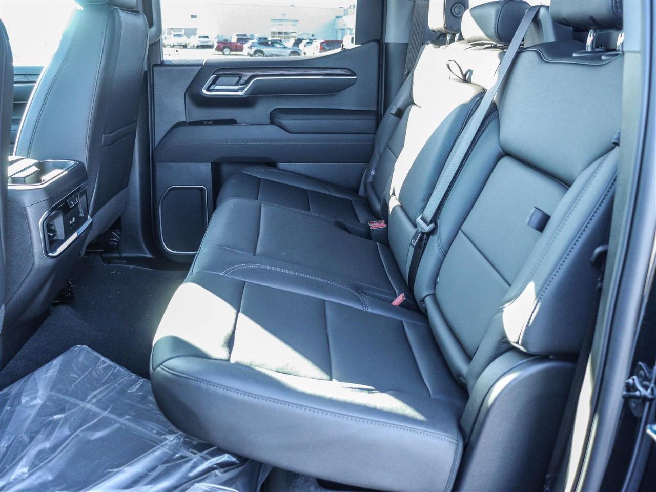 2026 GMC Sierra 1500 Crew Cab Standard Box 4-Wheel Drive SLT Photo