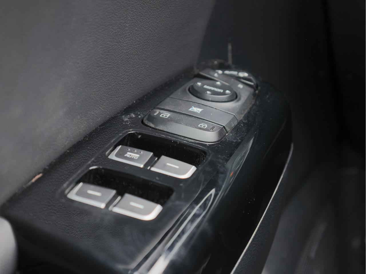 2022 Kia Sportage SX AWD   Ventilated Seat   Leather   Push Start Photo