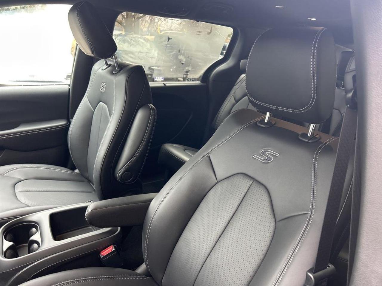 2026 Chrysler Pacifica Select Front-Wheel Drive Passenger Van Photo