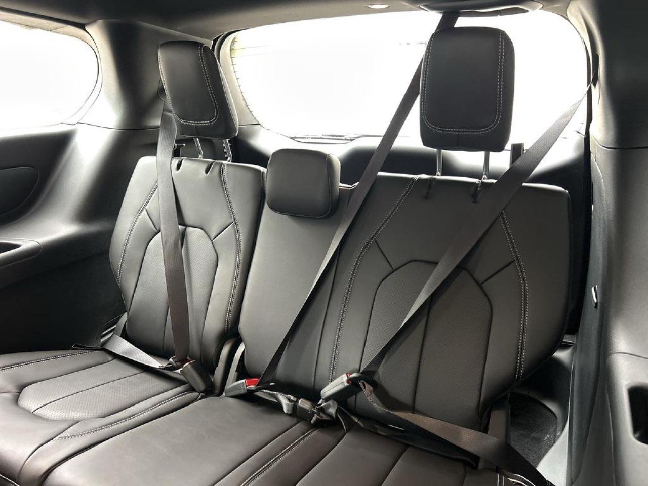 2026 Chrysler Pacifica Select Front-Wheel Drive Passenger Van Photo