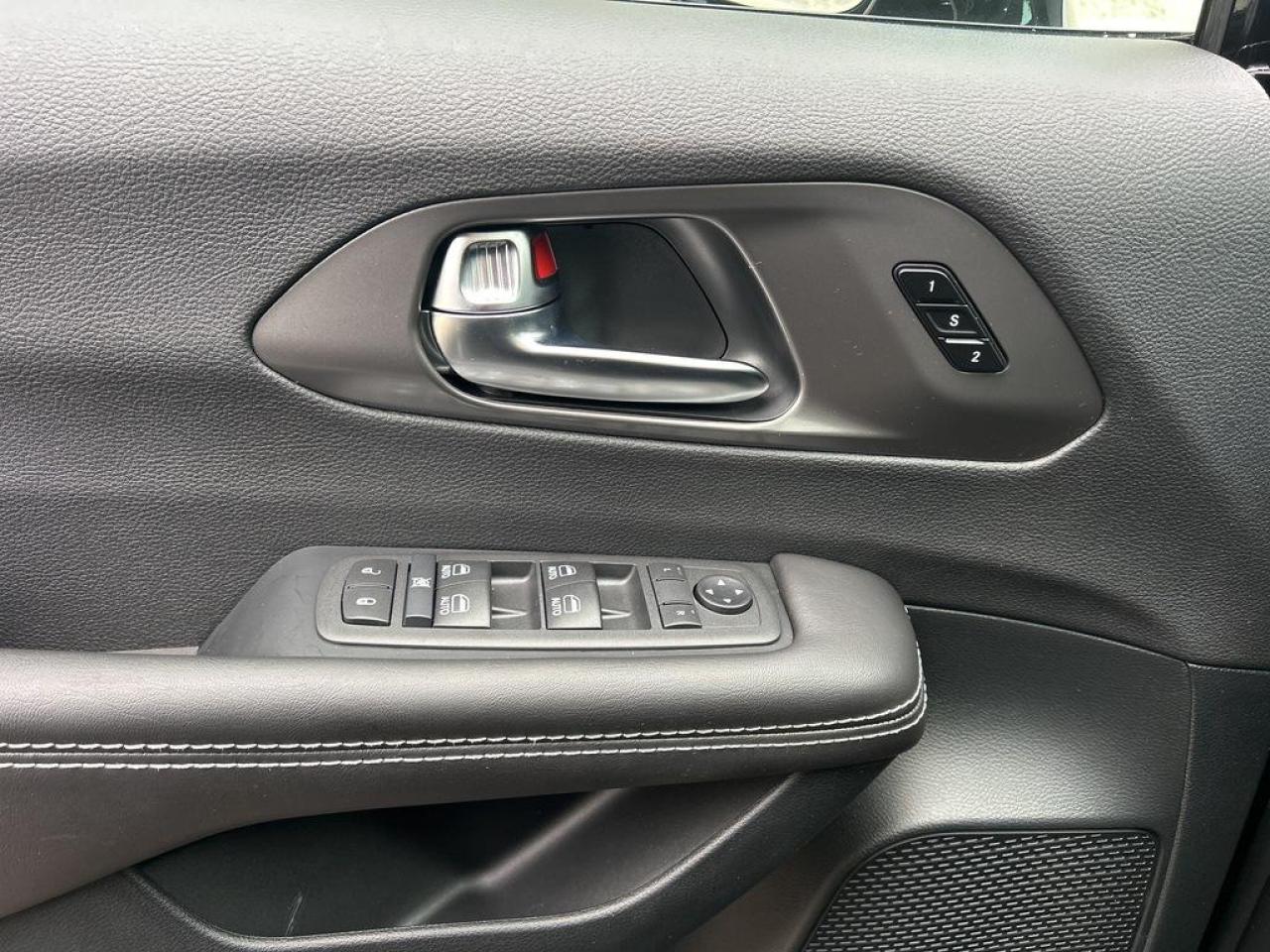 2026 Chrysler Pacifica Select Front-Wheel Drive Passenger Van Photo