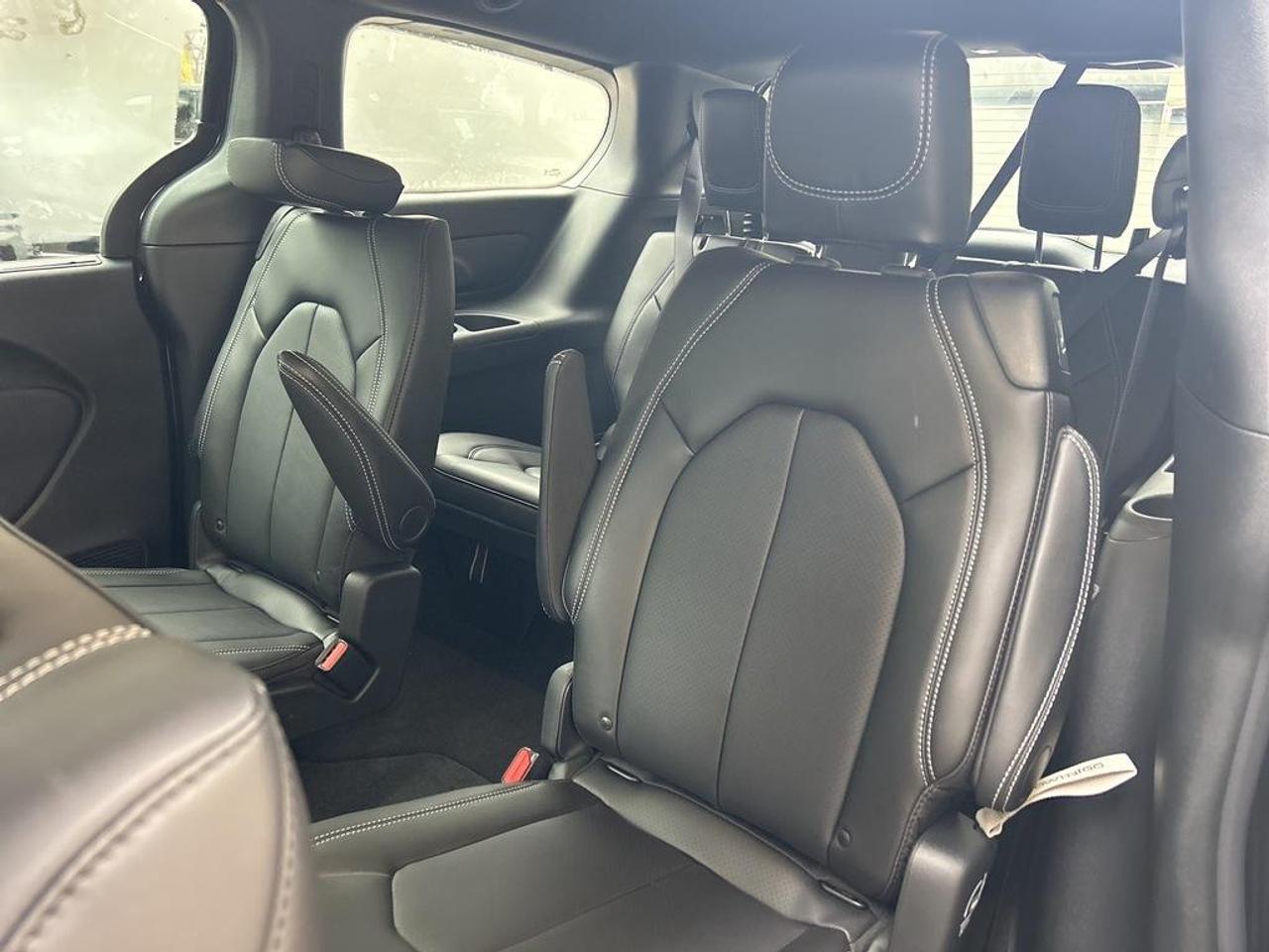 2026 Chrysler Pacifica Select Front-Wheel Drive Passenger Van Photo