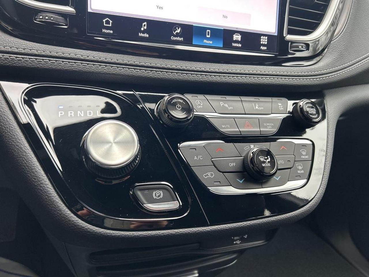 2026 Chrysler Pacifica Select Front-Wheel Drive Passenger Van Photo