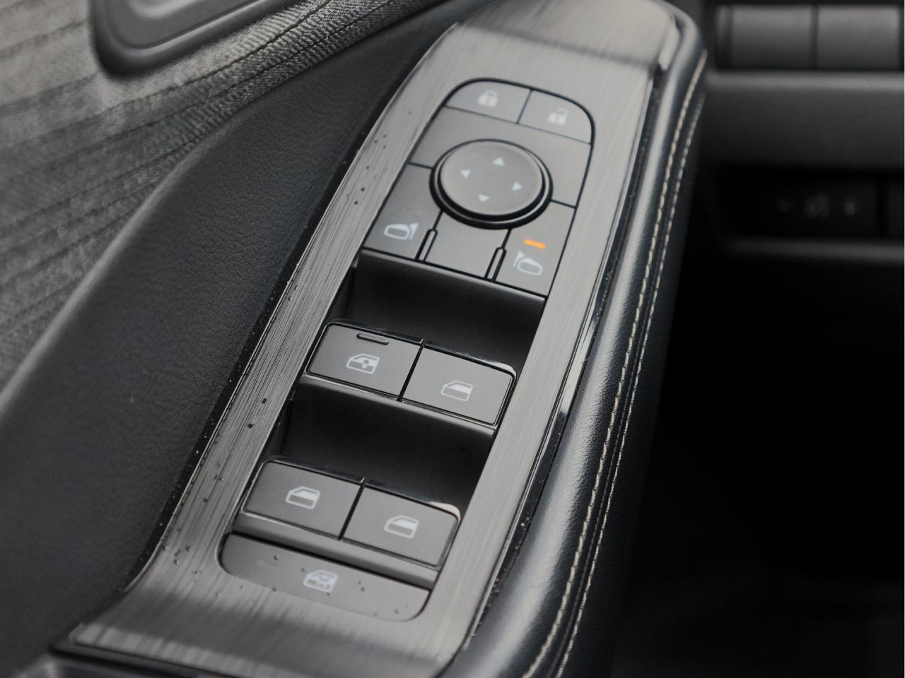 2023 Nissan Rogue SV AWD   Panoramic Roof   Climate Ctrl   Pwr Seat Photo