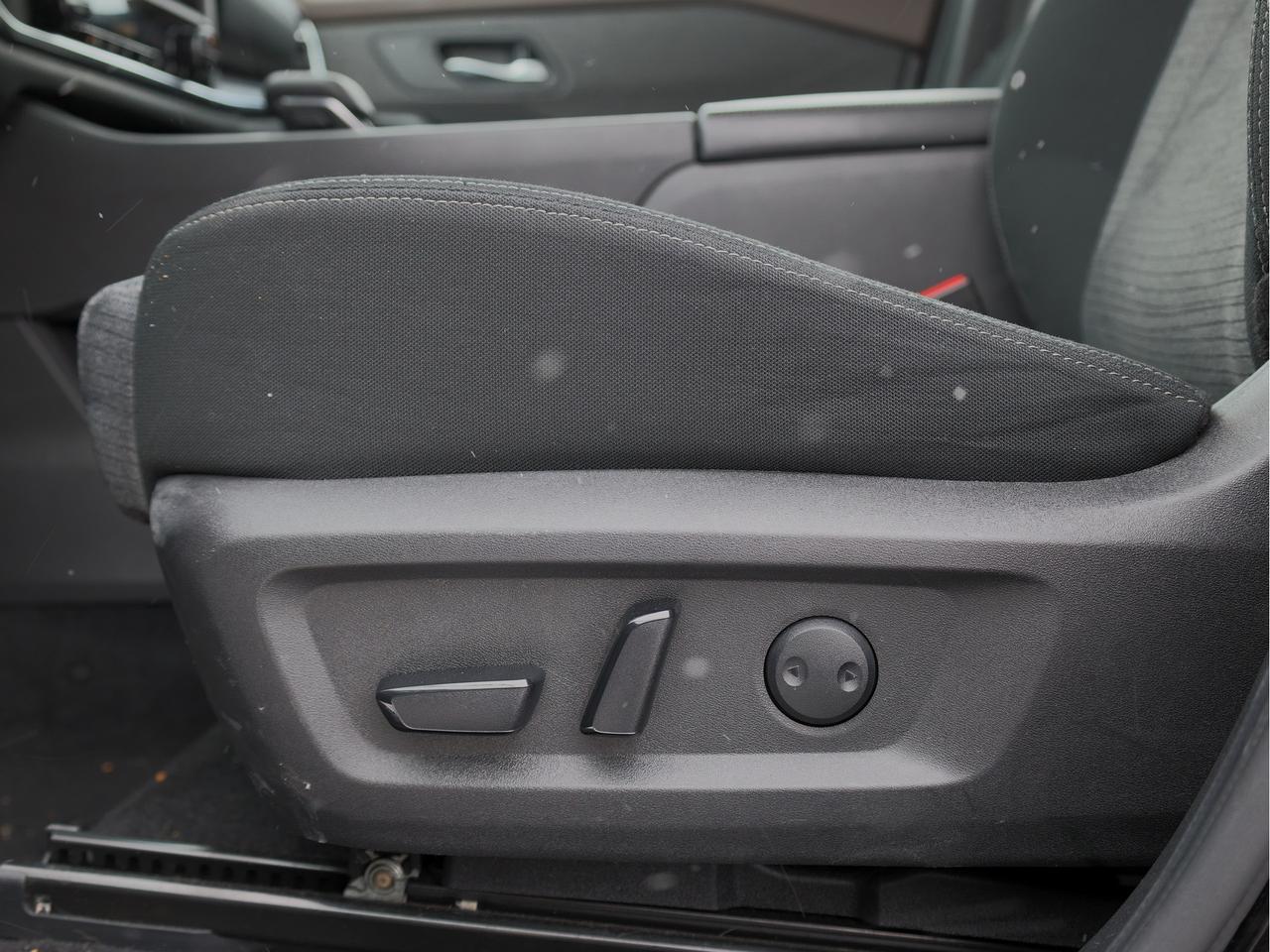 2023 Nissan Rogue SV AWD   Panoramic Roof   Climate Ctrl   Pwr Seat Photo