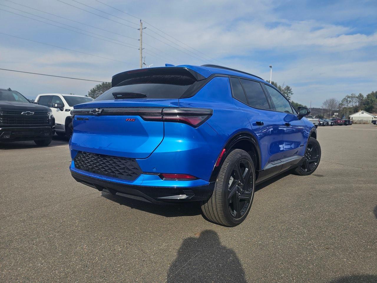 2025 Chevrolet Equinox EV 4dr RS Photo