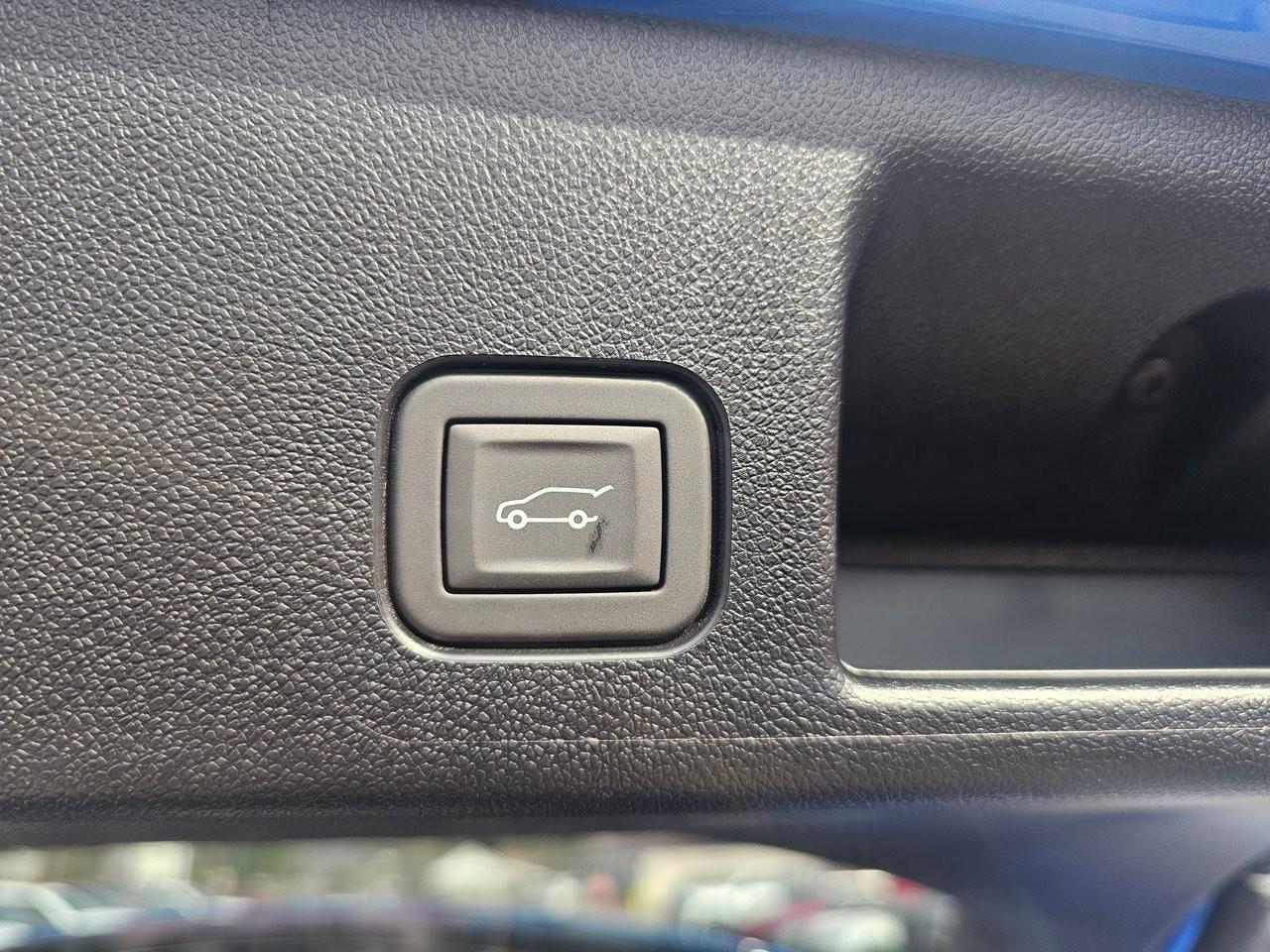 2025 Chevrolet Equinox EV 4dr RS Photo