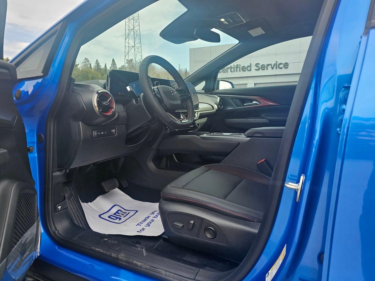 2025 Chevrolet Equinox EV 4dr RS Photo