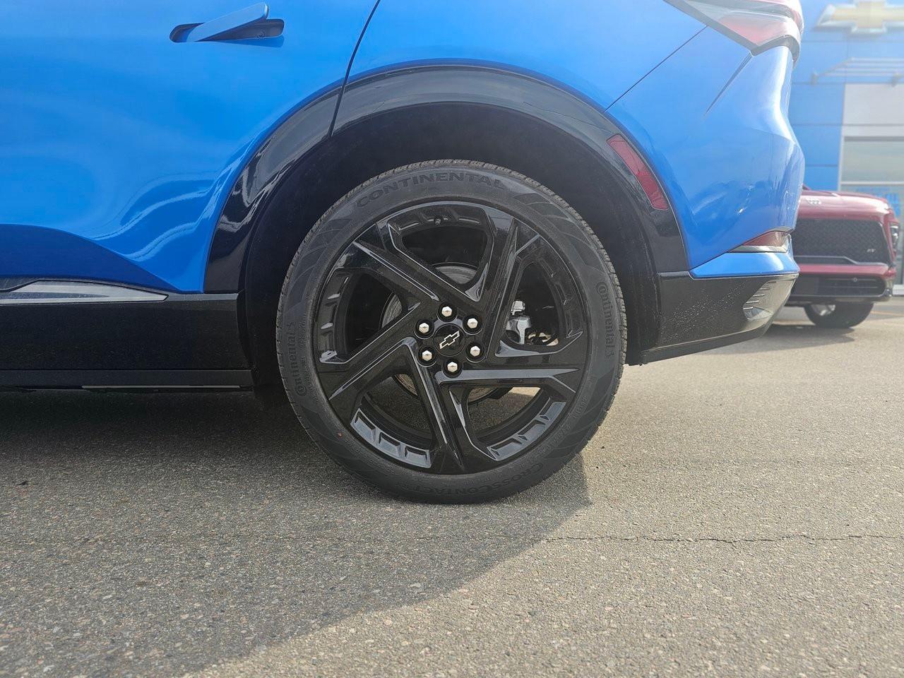 2025 Chevrolet Equinox EV 4dr RS Photo