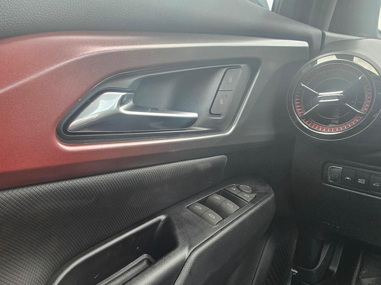 2025 Chevrolet Equinox EV 4dr RS Photo