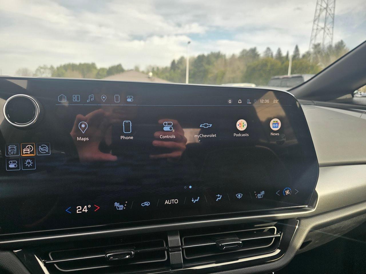 2025 Chevrolet Equinox EV 4dr RS Photo