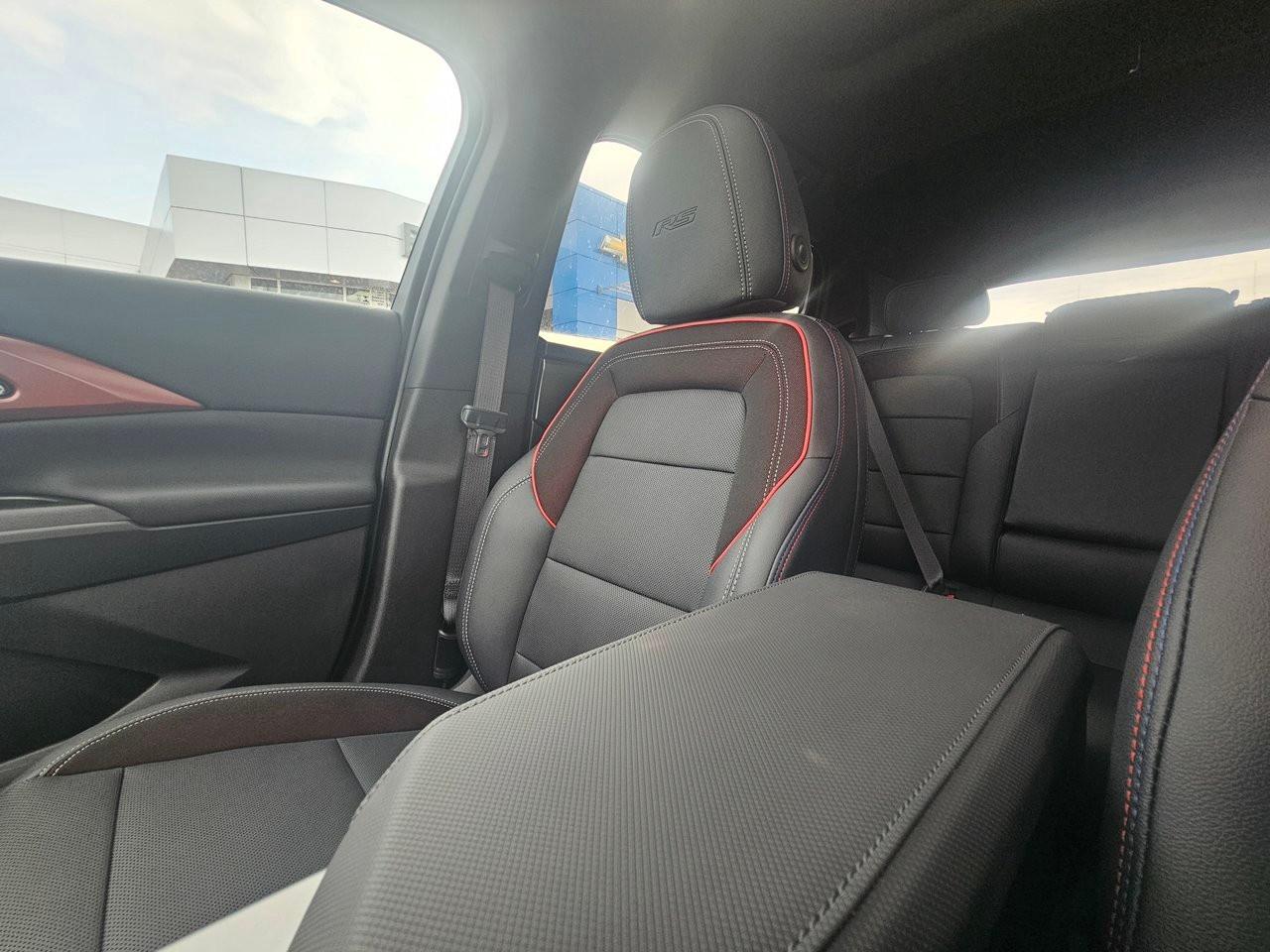 2025 Chevrolet Equinox EV 4dr RS Photo