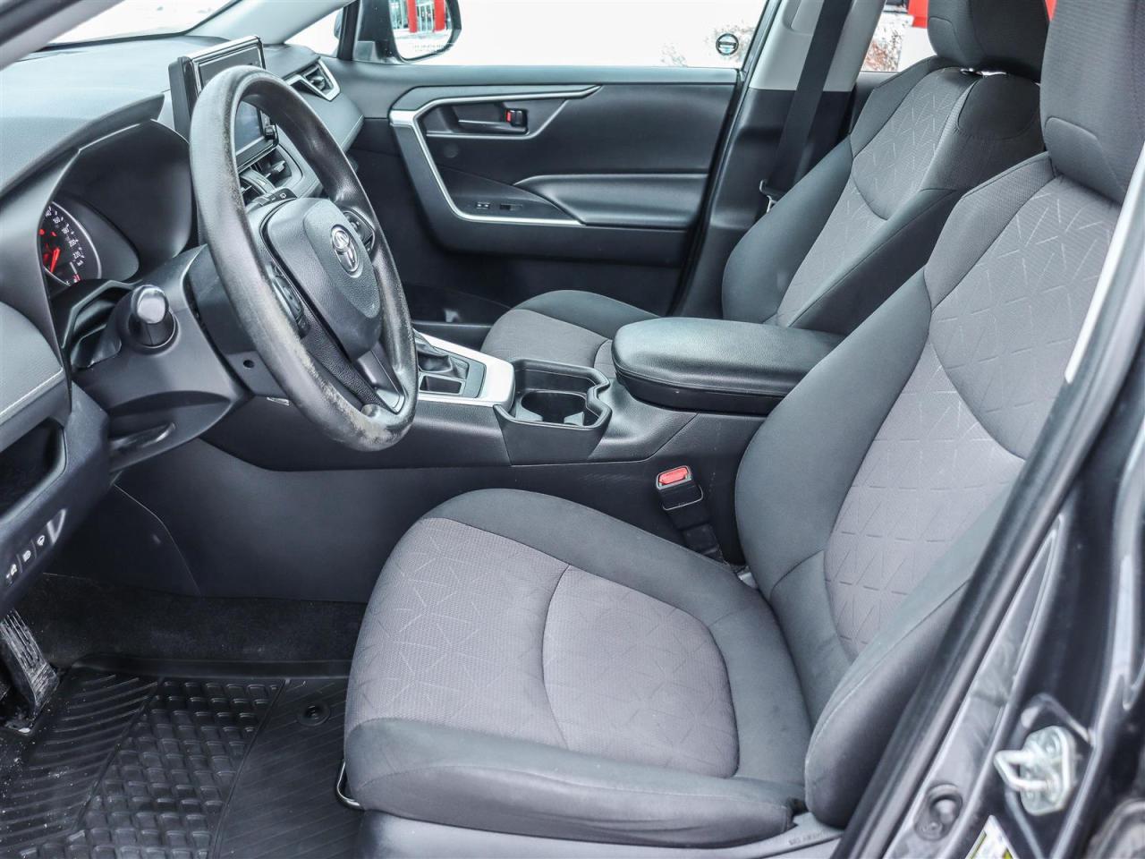 2019 Toyota RAV4 LE 4dr All-wheel Drive Photo