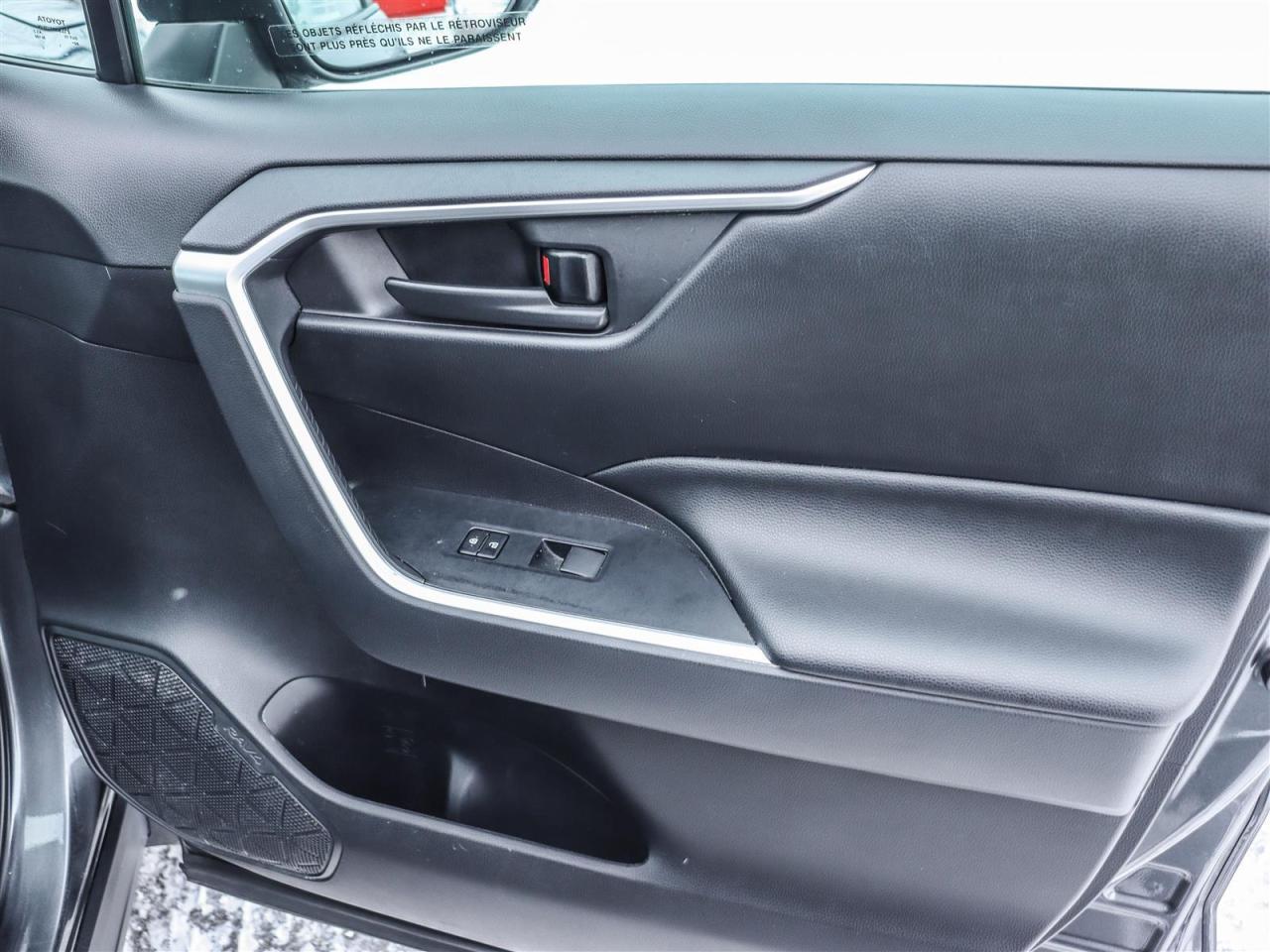 2019 Toyota RAV4 LE 4dr All-wheel Drive Photo