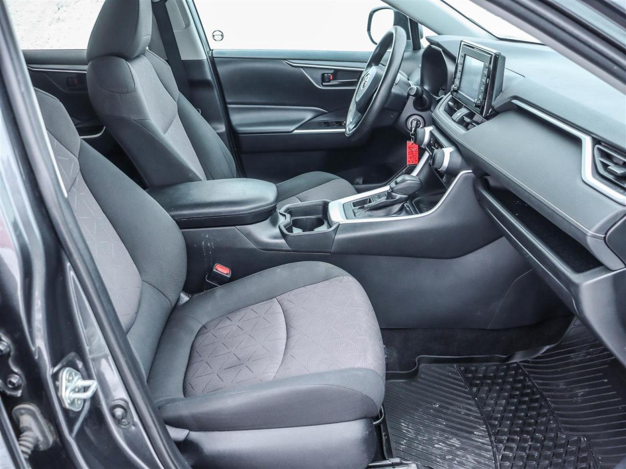 2019 Toyota RAV4 LE 4dr All-wheel Drive Photo