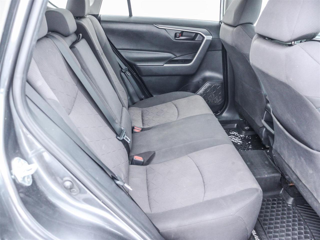 2019 Toyota RAV4 LE 4dr All-wheel Drive Photo