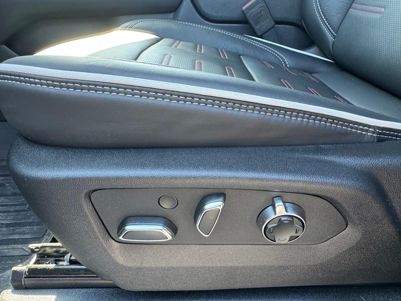 2025 GMC Yukon 4WD 4dr AT4 Ultimate Photo