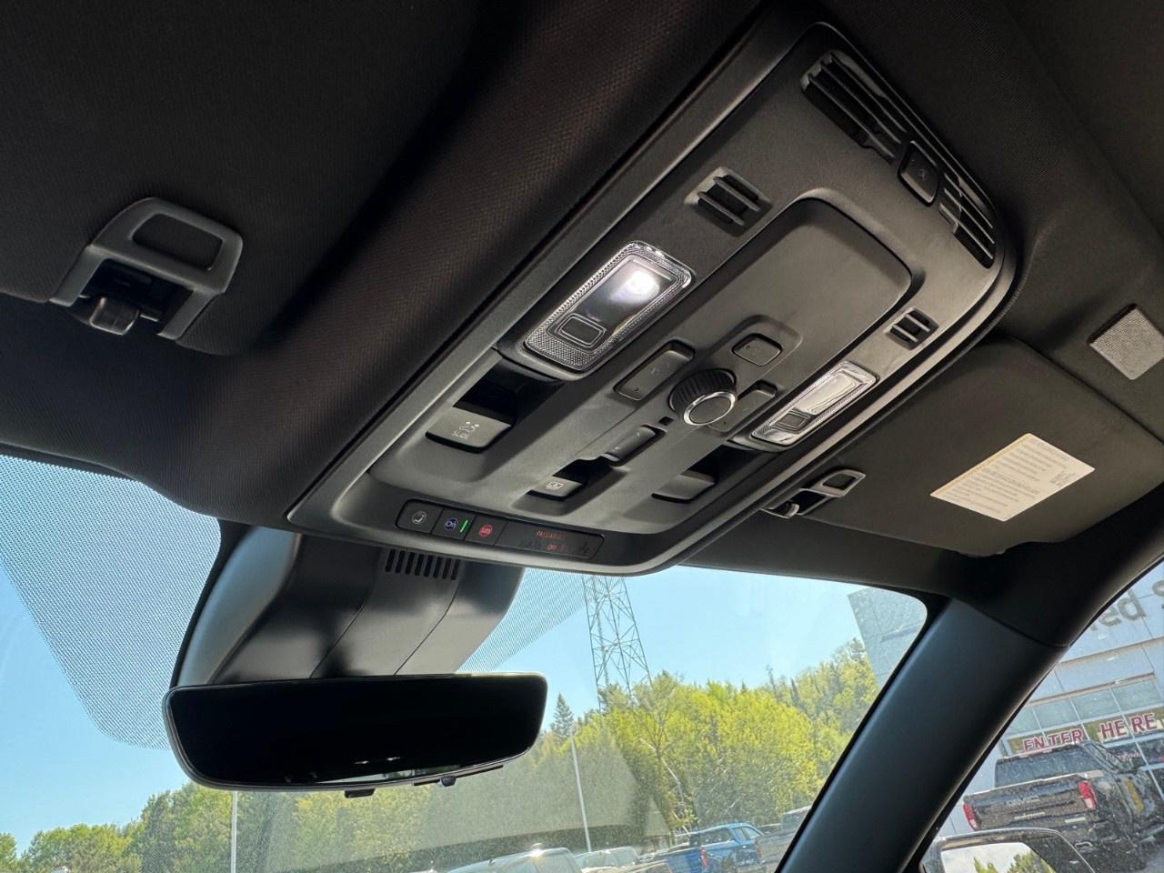 2025 GMC Yukon 4WD 4dr AT4 Ultimate Photo