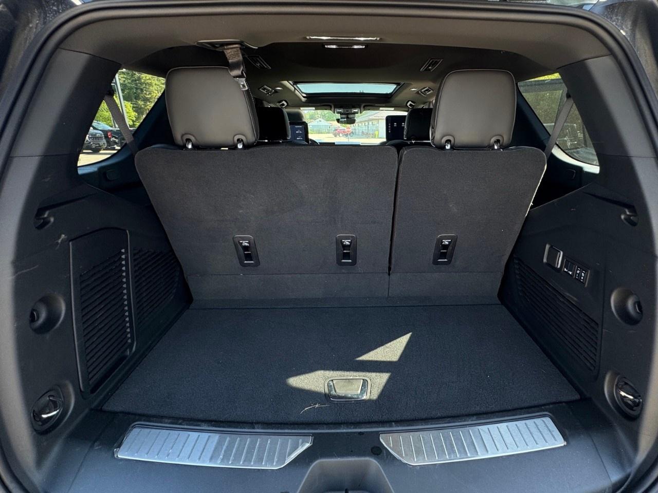 2025 GMC Yukon 4WD 4dr AT4 Ultimate Photo