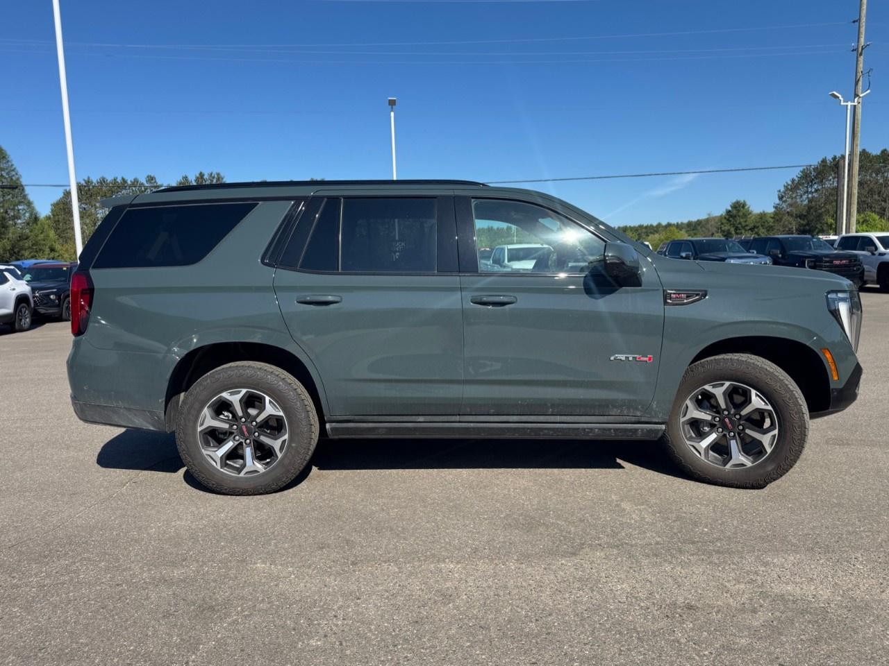2025 GMC Yukon 4WD 4dr AT4 Ultimate Photo3