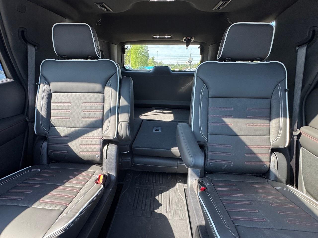 2025 GMC Yukon 4WD 4dr AT4 Ultimate Photo