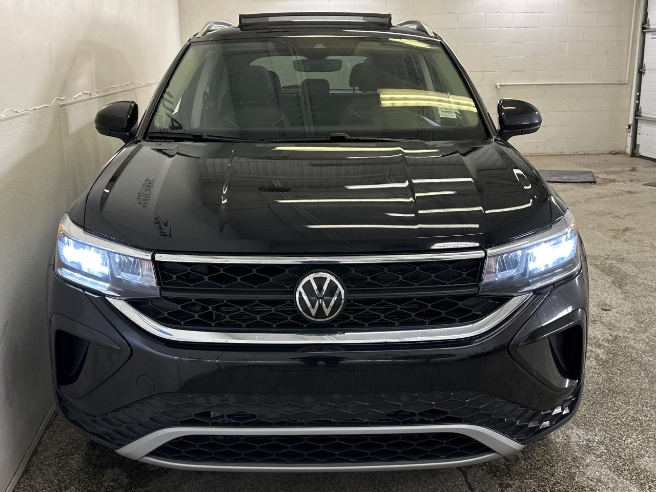 2023 Volkswagen Taos Comfortline 4dr All-Wheel Drive 4MOTION Photo