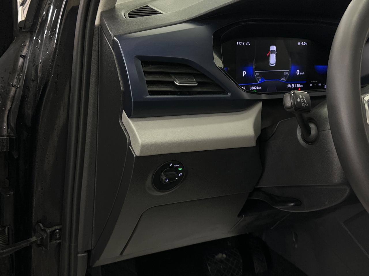 2023 Volkswagen Taos Comfortline 4dr All-Wheel Drive 4MOTION Photo