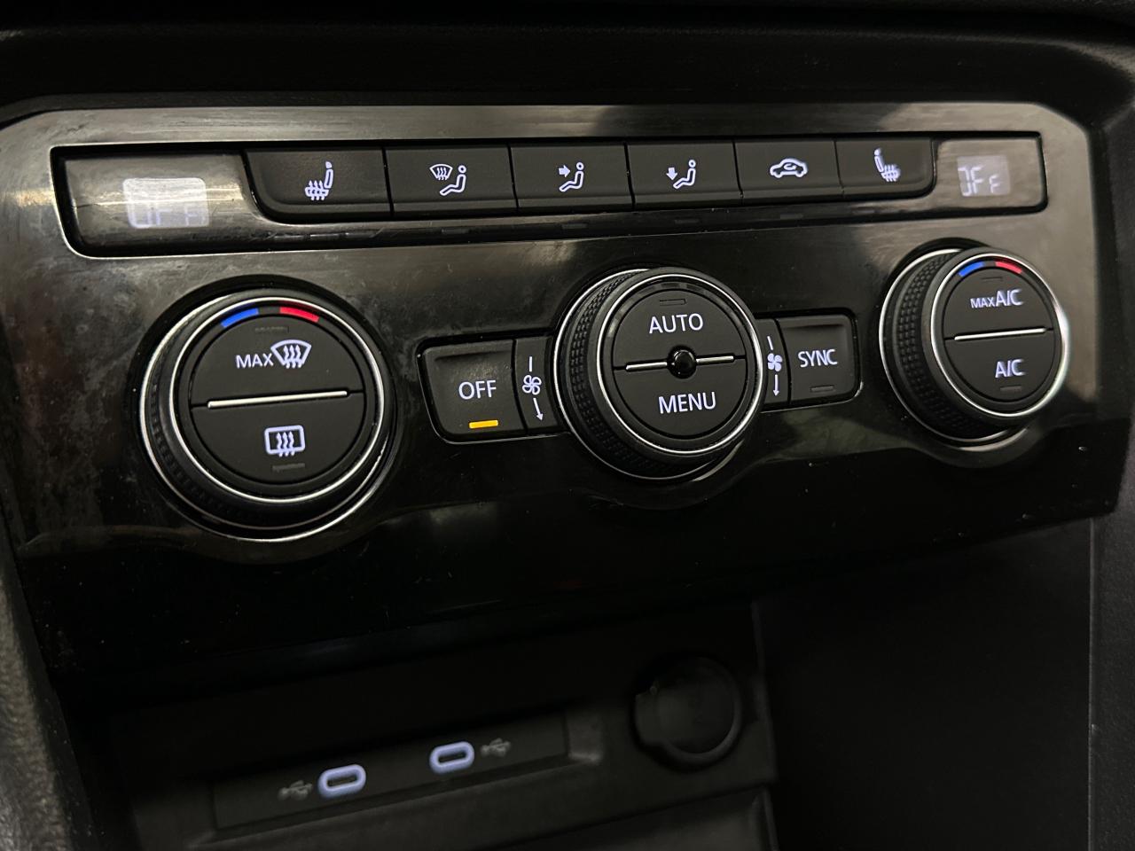 2023 Volkswagen Taos Comfortline 4dr All-Wheel Drive 4MOTION Photo