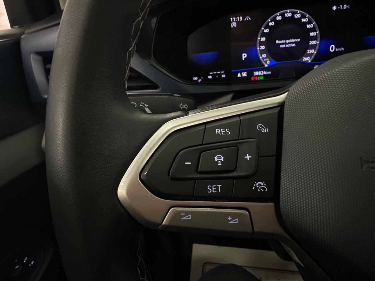 2023 Volkswagen Taos Comfortline 4dr All-Wheel Drive 4MOTION Photo