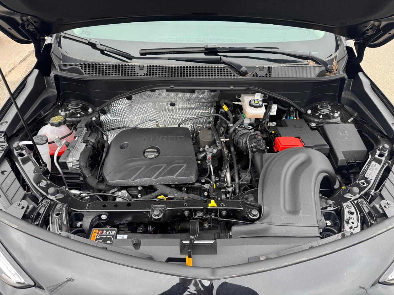 2025 Buick Encore GX Avenir AWD Photo