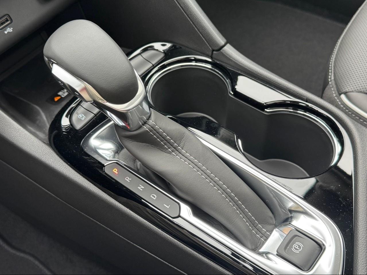 2025 Buick Encore GX Avenir AWD Photo