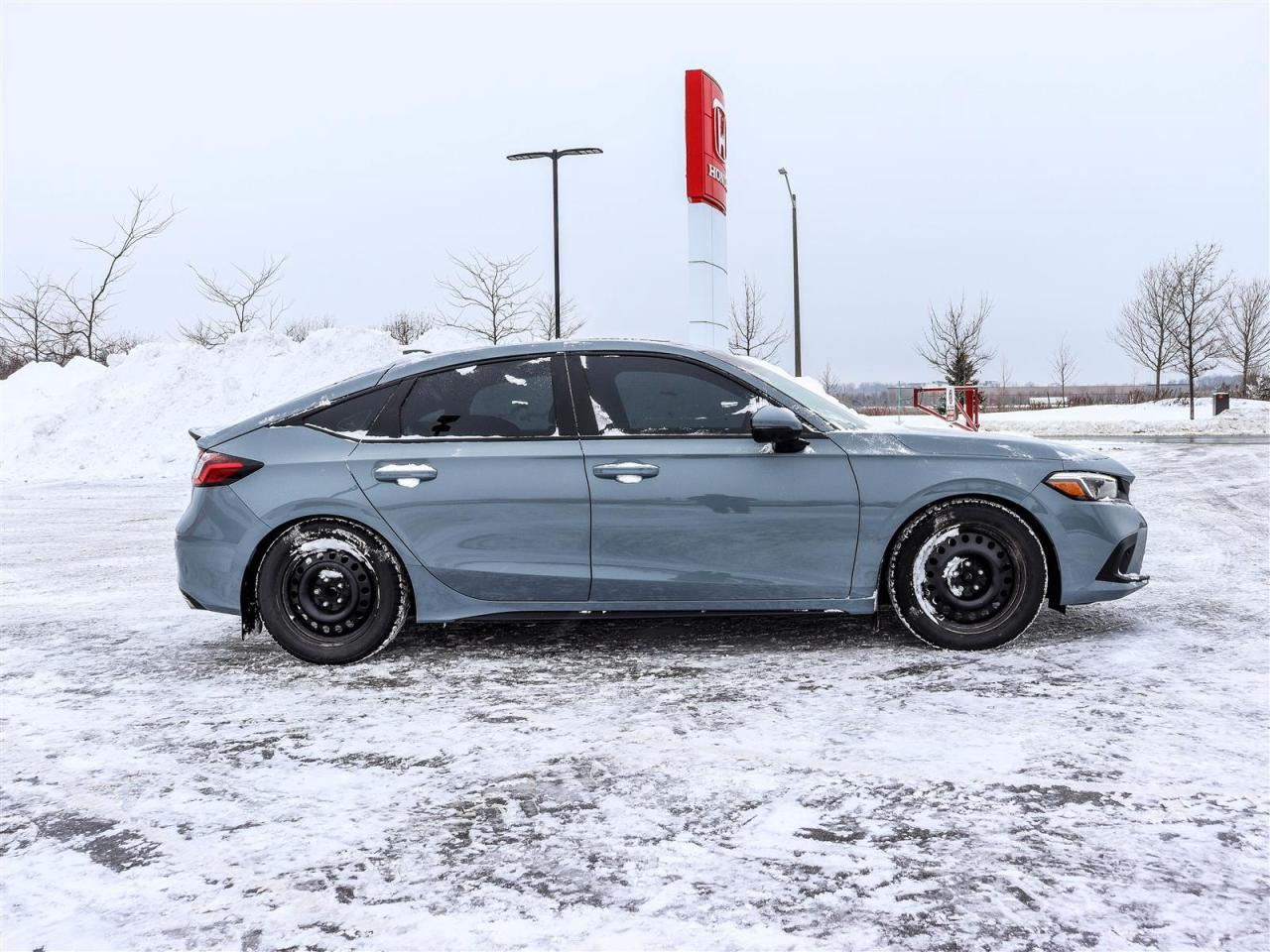 2022 Honda Civic Sport Touring 4dr Hatchback Photo2