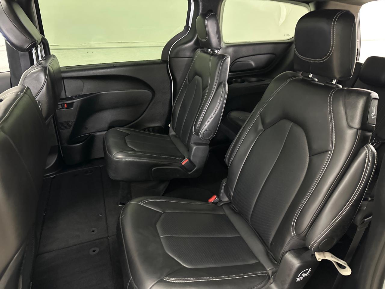 2024 Chrysler Pacifica Touring-L Front-Wheel Drive Passenger Van Photo