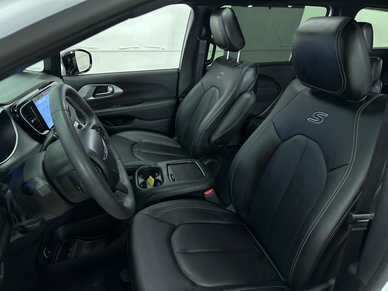 2024 Chrysler Pacifica Touring-L Front-Wheel Drive Passenger Van Photo