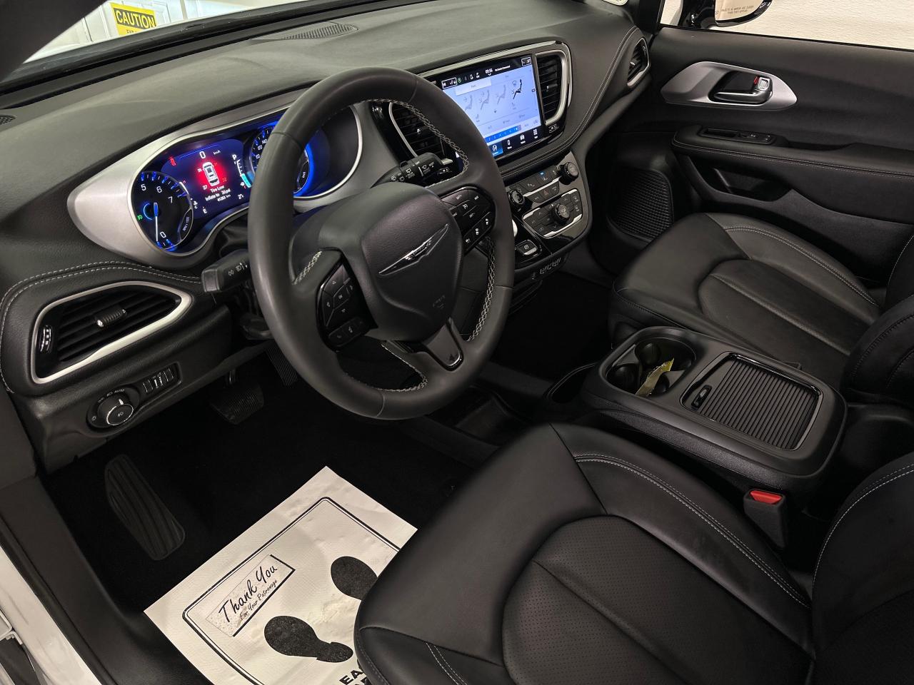 2024 Chrysler Pacifica Touring-L Front-Wheel Drive Passenger Van Photo