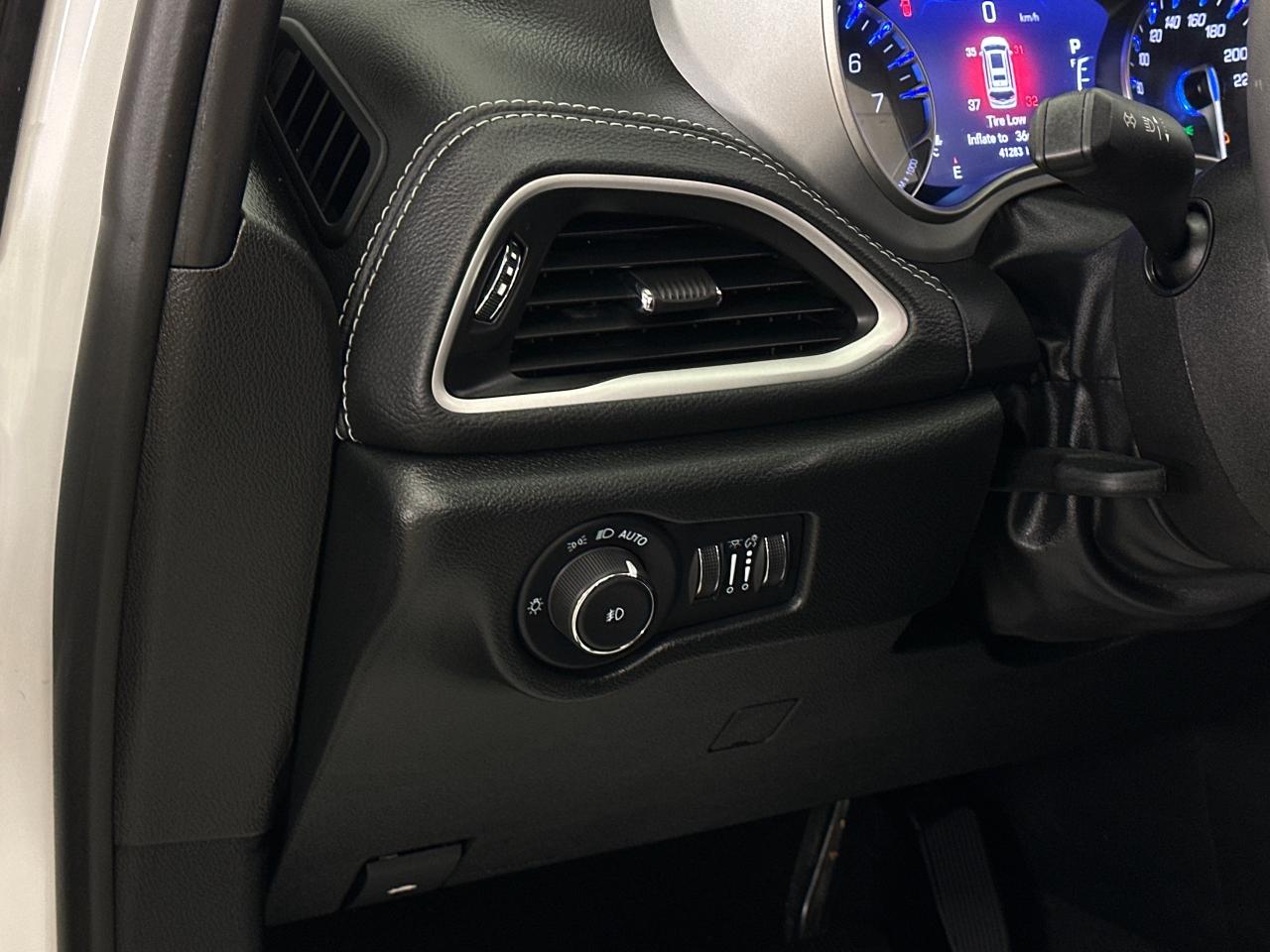 2024 Chrysler Pacifica Touring-L Front-Wheel Drive Passenger Van Photo