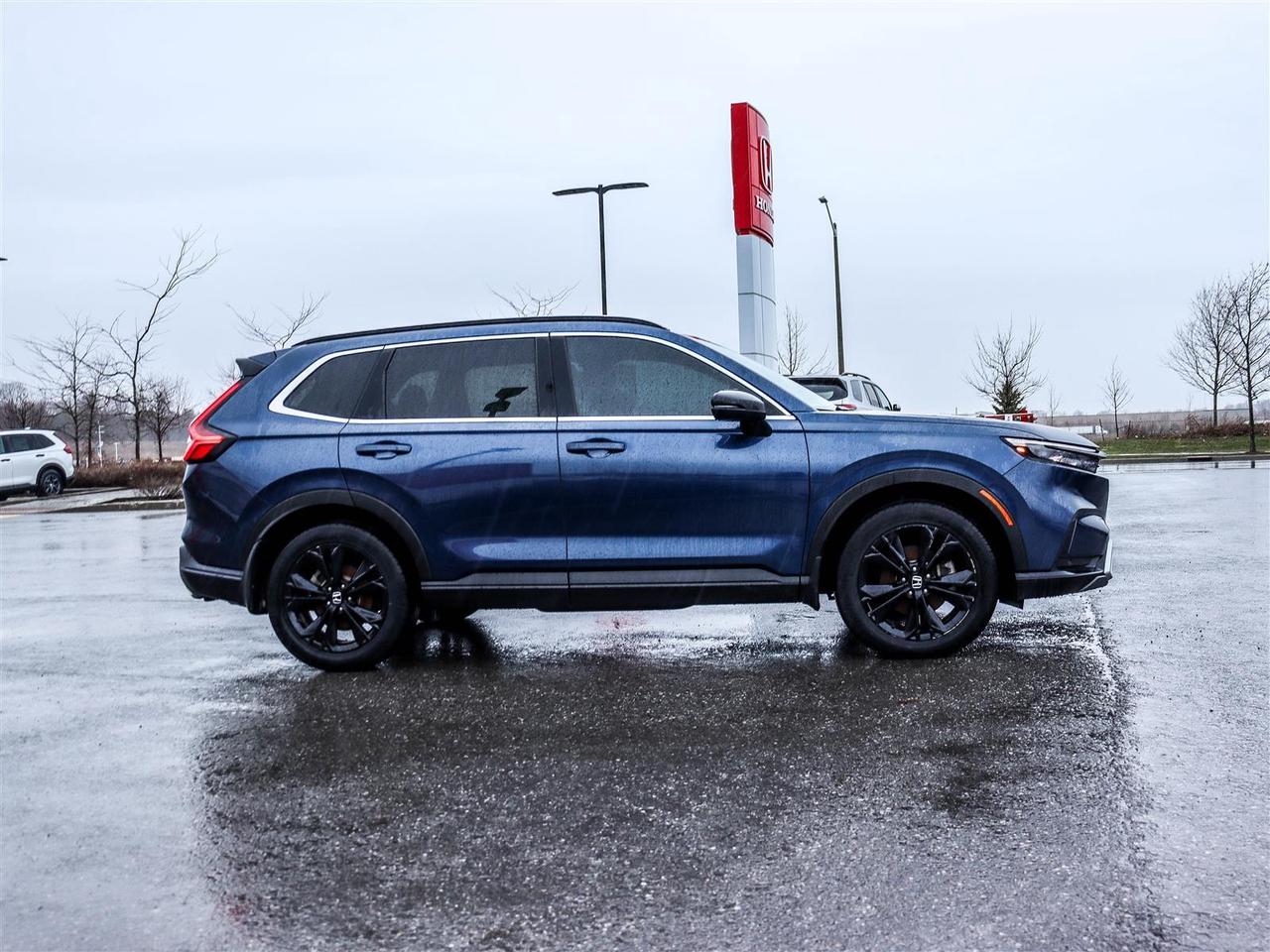 2024 Honda CR-V Hybrid Touring 4dr All-Wheel Drive Photo2