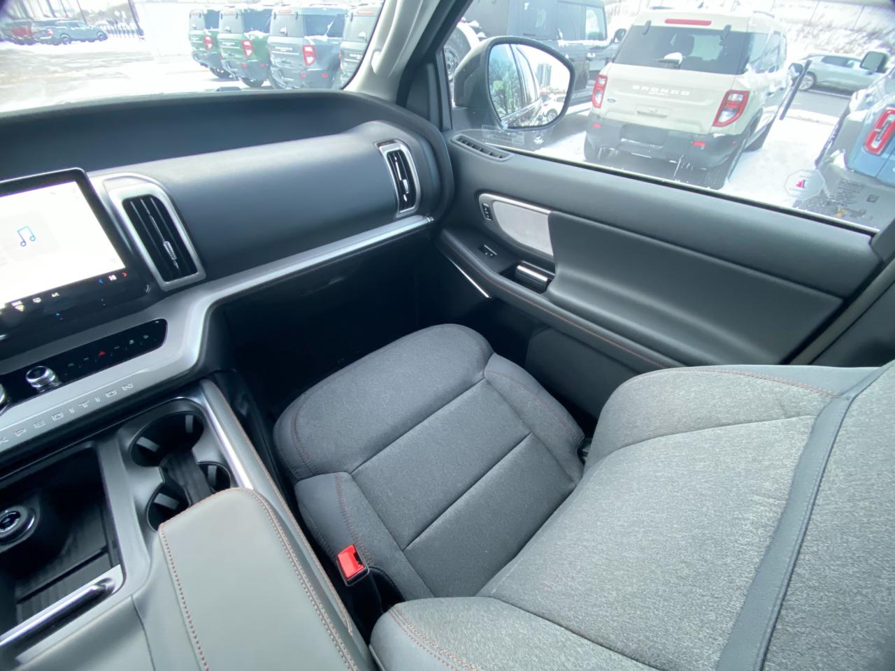 2025 Ford Expedition Active 4dr 4x4 Photo