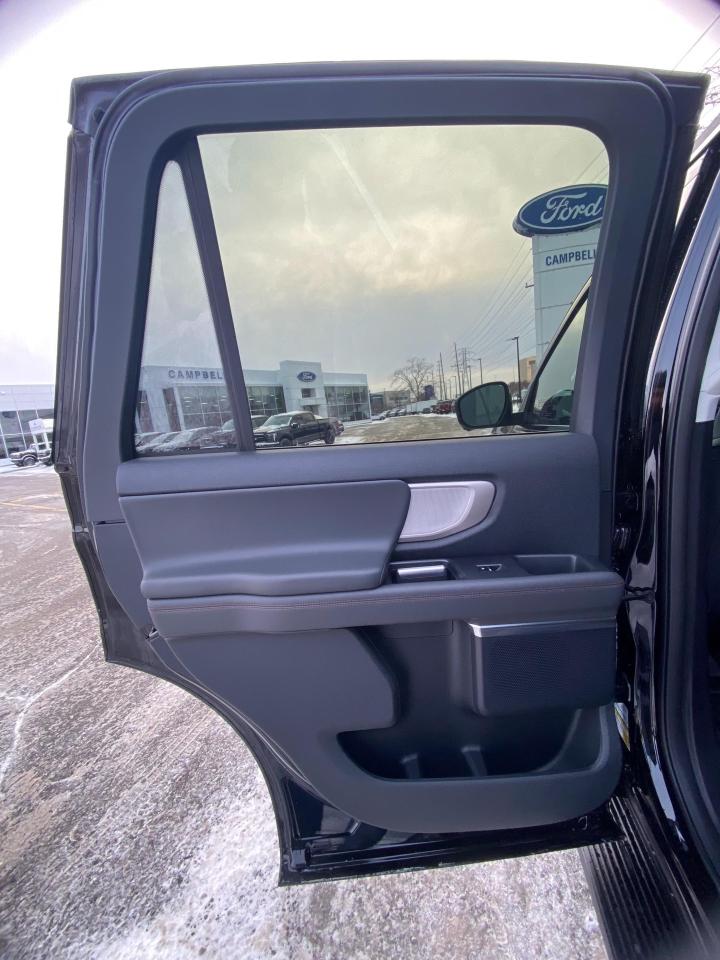 2025 Ford Expedition Active 4dr 4x4 Photo