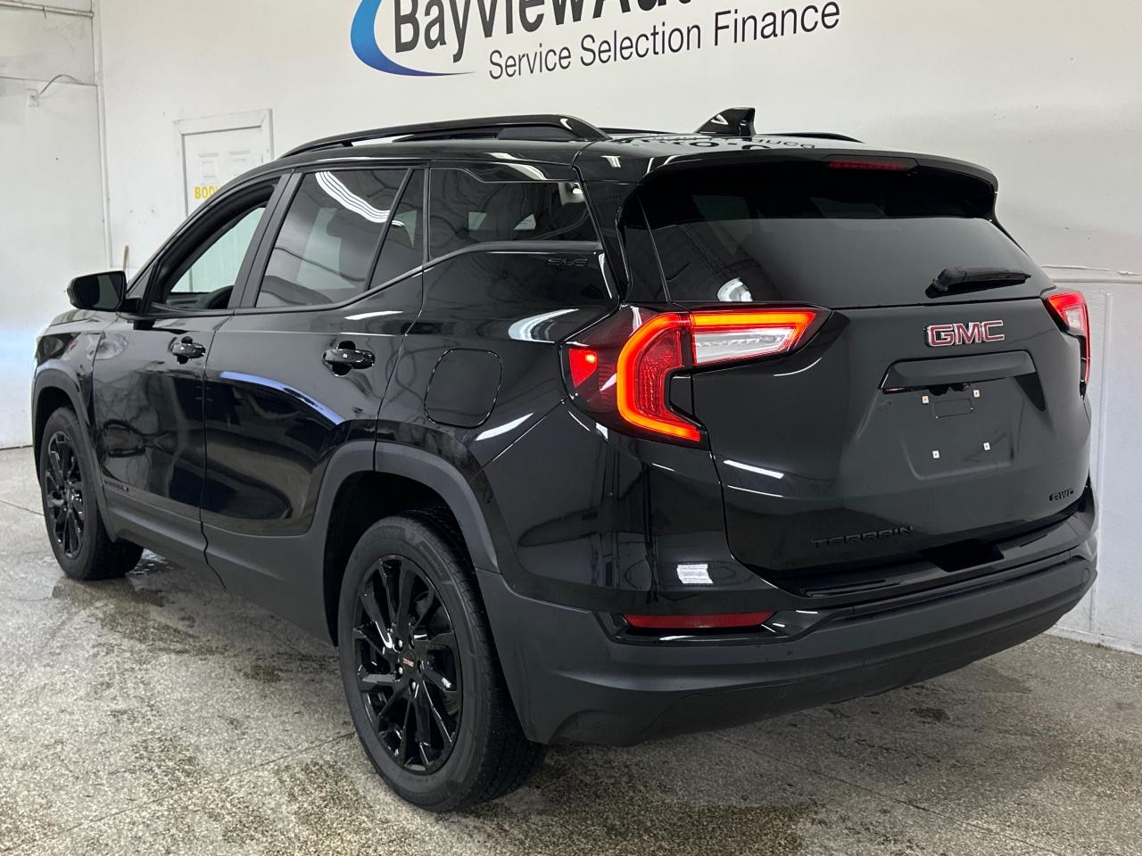 2024 GMC Terrain SLE 4dr All-Wheel Drive Photo4