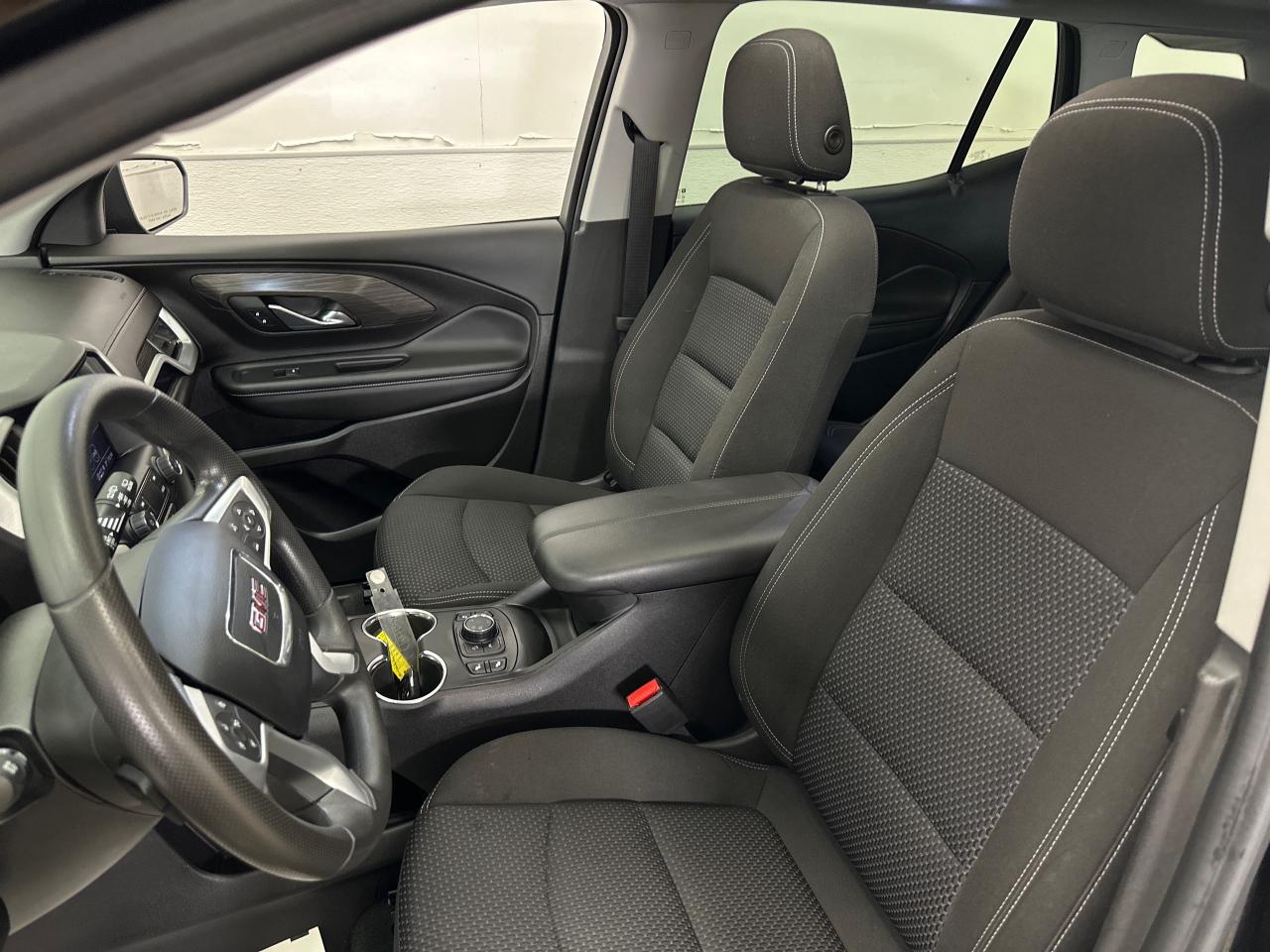 2024 GMC Terrain SLE 4dr All-Wheel Drive Photo