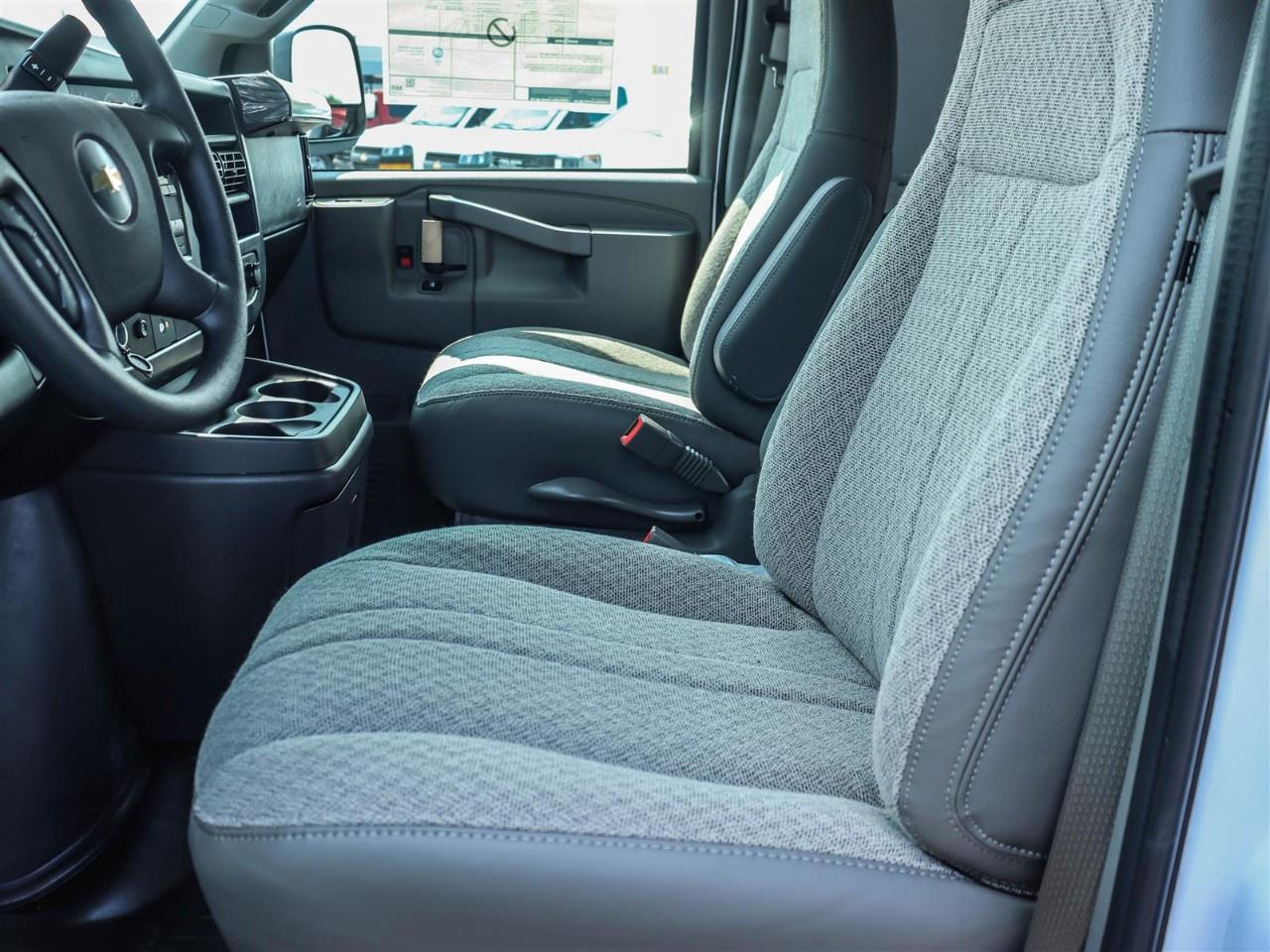 2025 Chevrolet Express Cargo Van 2500 Extended Wheelbase Rear-Wheel Drive Photo