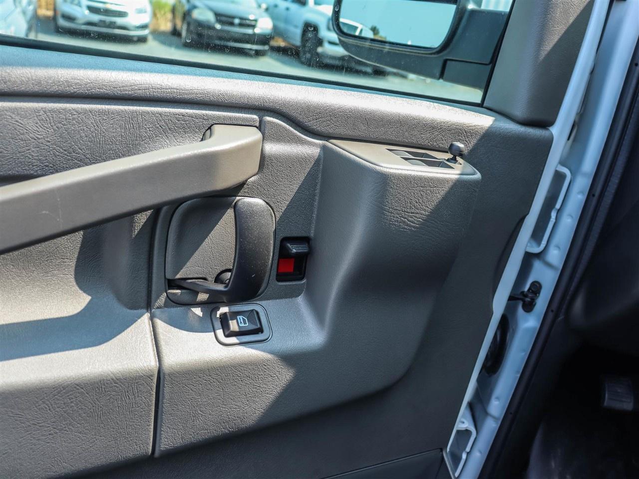 2025 Chevrolet Express Cargo Van 2500 Extended Wheelbase Rear-Wheel Drive Photo