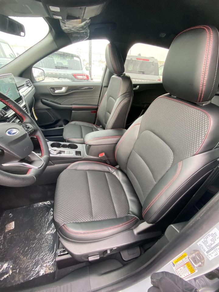 2026 Ford Escape ST-Line 4dr All-Wheel Drive Photo