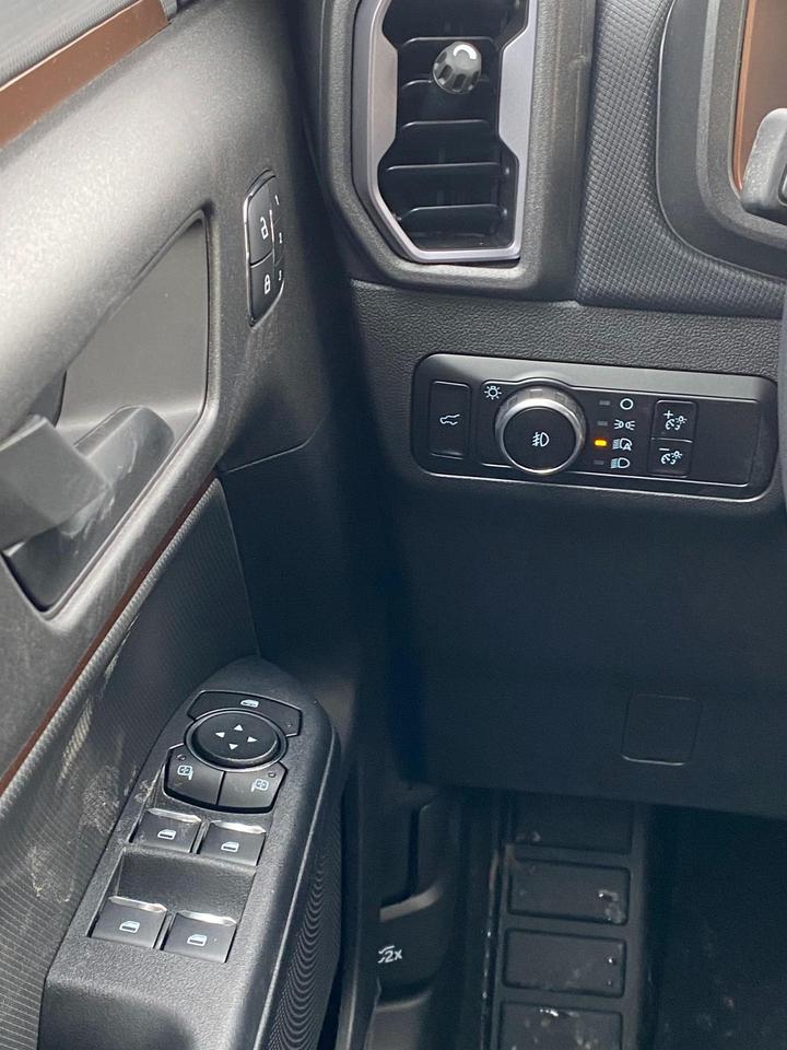 2025 Ford Bronco Sport Outer Banks 4dr 4x4 Photo