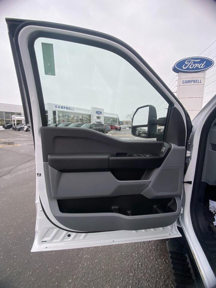 2026 Ford F-550 Chassis  Photo