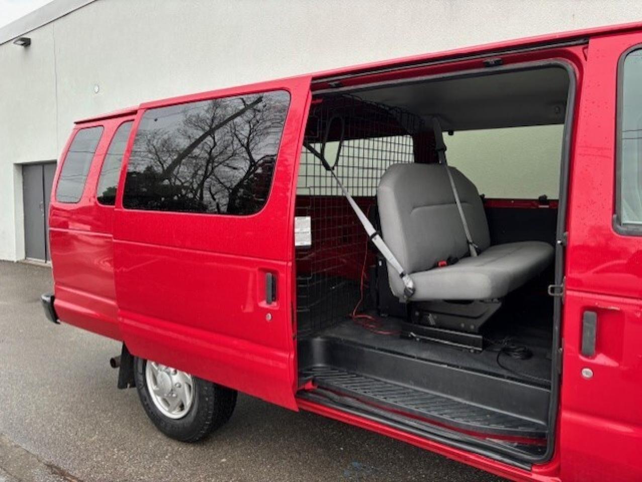 2012 Ford Econoline E-250 *5 PASSENGER-ONLY 102KM-EXTENDED-FIRE CHIEF* Photo