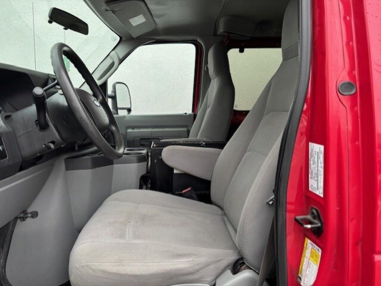 2012 Ford Econoline E-250 *5 PASSENGER-ONLY 102KM-EXTENDED-FIRE CHIEF* Photo