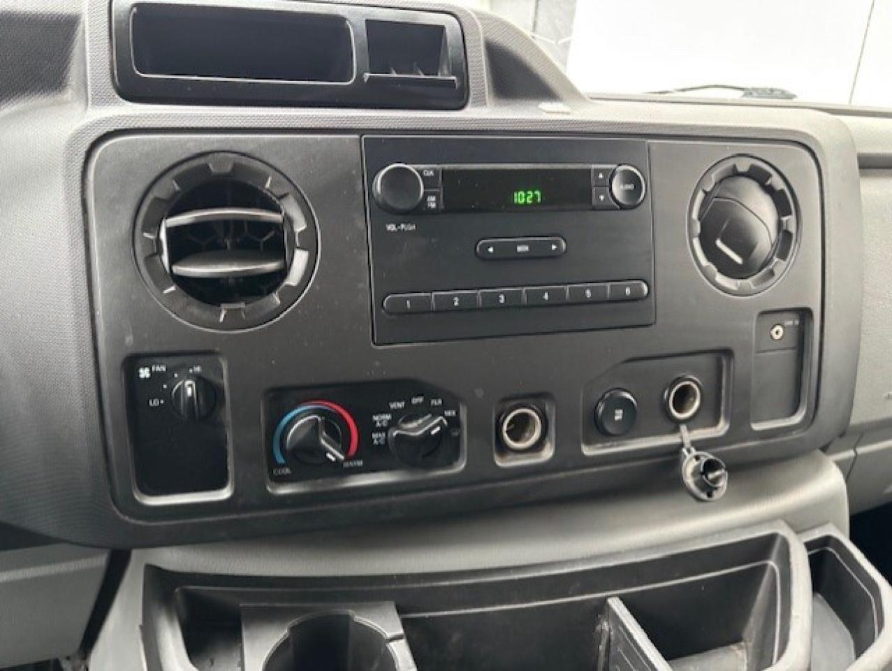 2012 Ford Econoline E-250 *5 PASSENGER-ONLY 102KM-EXTENDED-FIRE CHIEF* Photo