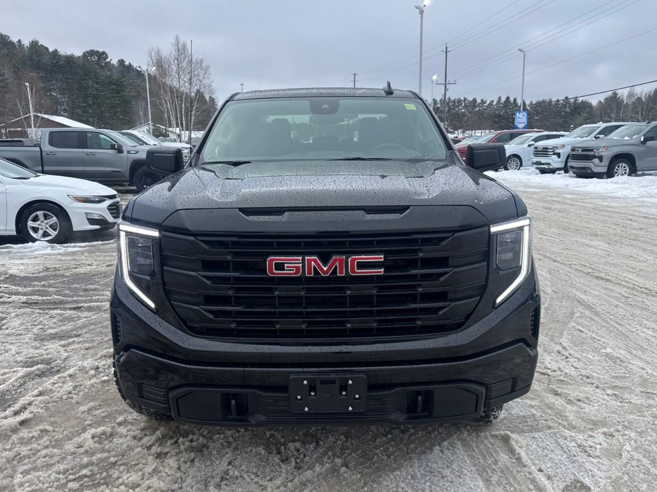 2026 GMC Sierra 1500 Crew Cab Short Box 4-Wheel Drive Pro Photo